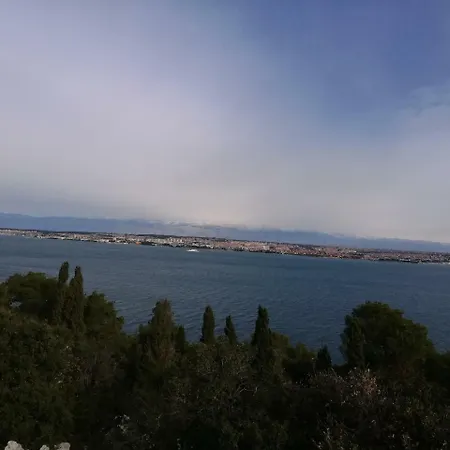 Pilatus Osljak 아파트 *